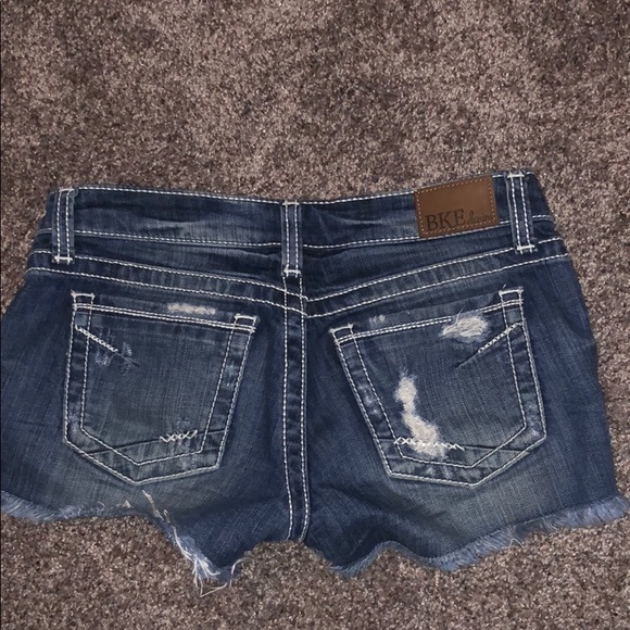 BKE Starlight Jean Shorts, size 26 !! - Picture 3 of 3